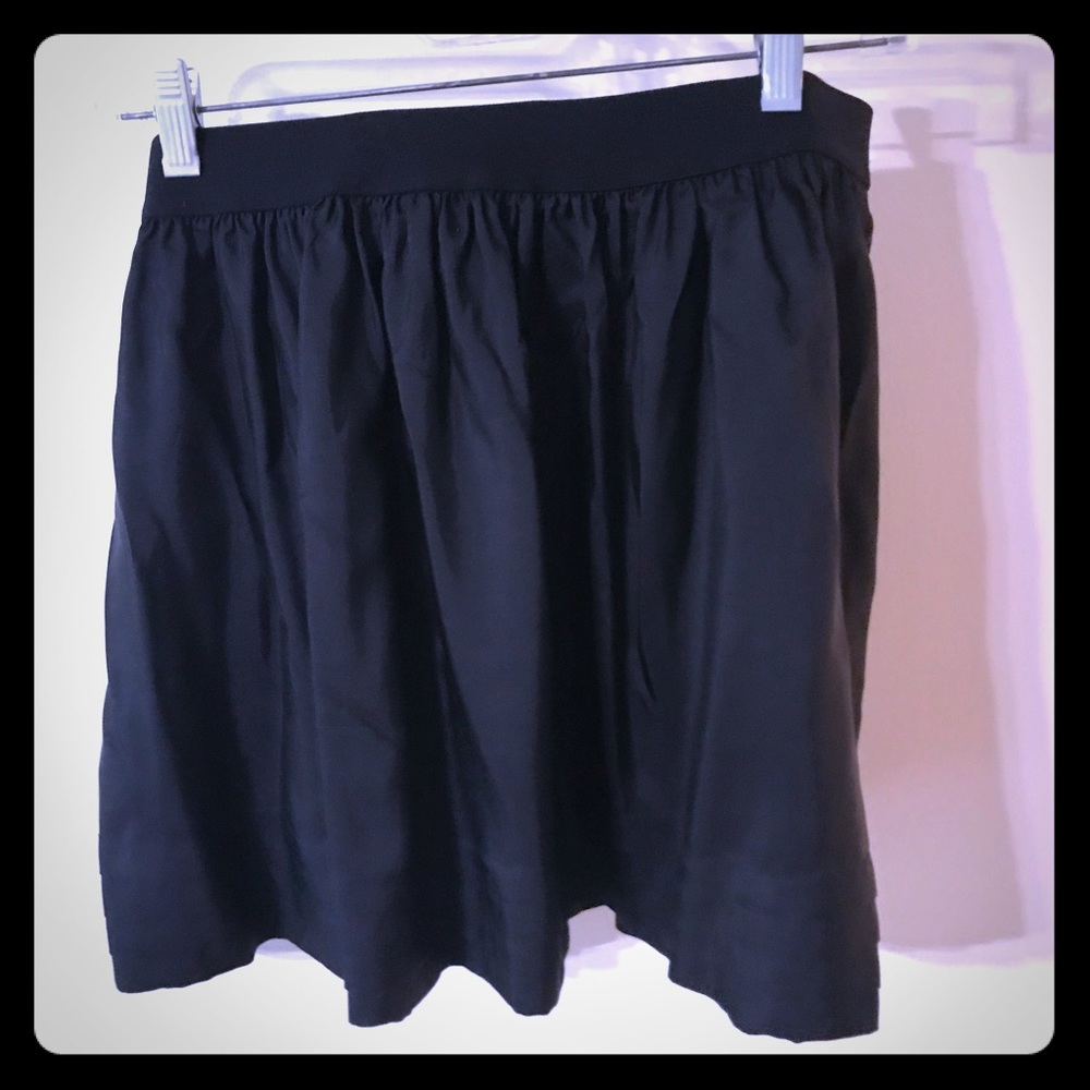 BCBG Black Short Skirt w/elastic waist band!! New!